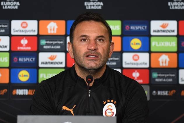 Coach Okan Buruk of Galatasaray seen during the press conference, PK, Pressekonferenz a day before the UEFA Europa League game 7 Between Galatasaray and Dynamo Kiev in Istanbul at Rams Park Stadium , Istanbul , Turkey on January 20 , 2025. ( Photo by Seskimphoto ) Istanbul Turkey Istanbul Turkey Copyright: xSeskimphotox Okan_Buruk_200125 (12)