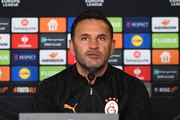 Coach Okan Buruk of Galatasaray seen during the press conference, PK, Pressekonferenz a day before the UEFA Europa League game 7 Between Galatasaray and Dynamo Kiev in Istanbul at Rams Park Stadium , Istanbul , Turkey on January 20 , 2025. ( Photo by Seskimphoto ) Istanbul Turkey Istanbul Turkey Copyright: xSeskimphotox Okan_Buruk_200125 (13)