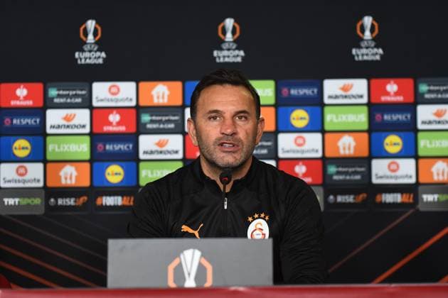 Coach Okan Buruk of Galatasaray seen during the press conference, PK, Pressekonferenz a day before the UEFA Europa League game 7 Between Galatasaray and Dynamo Kiev in Istanbul at Rams Park Stadium , Istanbul , Turkey on January 20 , 2025. ( Photo by Seskimphoto ) Istanbul Turkey Istanbul Turkey Copyright: xSeskimphotox Okan_Buruk_200125 (16)
