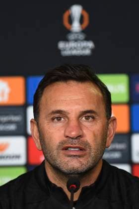 Coach Okan Buruk of Galatasaray seen during the press conference, PK, Pressekonferenz a day before the UEFA Europa League game 7 Between Galatasaray and Dynamo Kiev in Istanbul at Rams Park Stadium , Istanbul , Turkey on January 20 , 2025. ( Photo by Seskimphoto ) Istanbul Turkey Istanbul Turkey Copyright: xSeskimphotox Okan_Buruk_200125 (17)