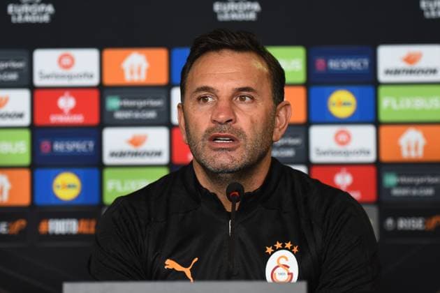 Coach Okan Buruk of Galatasaray seen during the press conference, PK, Pressekonferenz a day before the UEFA Europa League game 7 Between Galatasaray and Dynamo Kiev in Istanbul at Rams Park Stadium , Istanbul , Turkey on January 20 , 2025. ( Photo by Seskimphoto ) Istanbul Turkey Istanbul Turkey Copyright: xSeskimphotox Okan_Buruk_200125 (21)