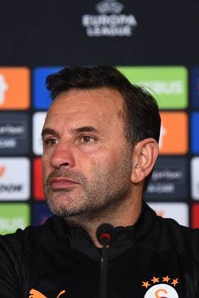 Coach Okan Buruk of Galatasaray seen during the press conference, PK, Pressekonferenz a day before the UEFA Europa League game 7 Between Galatasaray and Dynamo Kiev in Istanbul at Rams Park Stadium , Istanbul , Turkey on January 20 , 2025. ( Photo by Seskimphoto ) Istanbul Turkey Istanbul Turkey Copyright: xSeskimphotox Okan_Buruk_200125 (22)