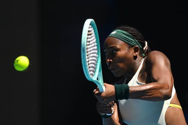 TENNIS AUSTRALIAN OPEN, Coco Gauff of USA plays a shot during her 1 4 final match against Paula Badosa of Spain during the 2025 Australian Open at Melbourne Park in Melbourne, Tuesday, January 21, 2025. ( NO ARCHIVING, EDITORIAL USE ONLY, NO USE IN BOOKS WITHOUT CONSENT MELBOURNE VICTORIA AUSTRALIA  Copyright: xLUKASxCOCHx 20250121177142183528