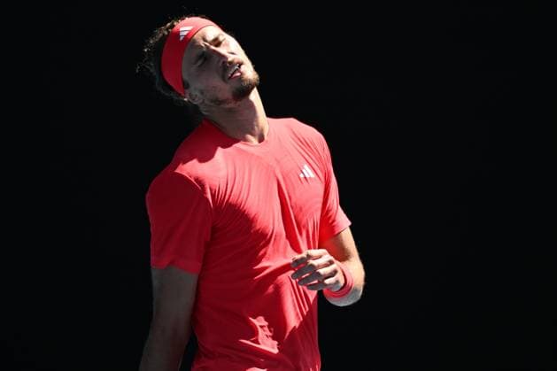 TENNIS AUSTRALIAN OPEN, Alexander Zverev of Germany reacts during his 1 4 final match against Tommy Paul of USA during the 2025 Australian Open at Melbourne Park in Melbourne, Tuesday, January 21, 2025. ( NO ARCHIVING, EDITORIAL USE ONLY, NO USE IN BOOKS WITHOUT CONSENT MELBOURNE VICTORIA AUSTRALIA  Copyright: xLUKASxCOCHx 20250121161152375270