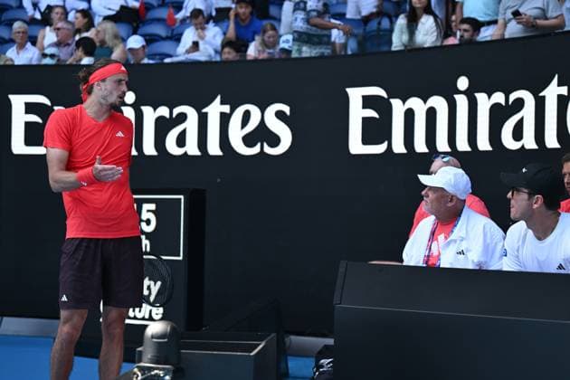 TENNIS AUSTRALIAN OPEN, Alexander Zverev of Germany (left) reacts during his 1 4 final match against Tommy Paul of USA during the 2025 Australian Open at Melbourne Park in Melbourne, Tuesday, January 21, 2025. ( NO ARCHIVING, EDITORIAL USE ONLY, NO USE IN BOOKS WITHOUT CONSENT MELBOURNE VICTORIA AUSTRALIA  Copyright: xLUKASxCOCHx 20250121157583433410