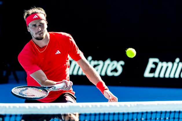 MELBOURNE, VIC - JANUARY 21: Alexander Zverev of Germany in action during the Quarterfinals of the 2025 Australian Open on January 21 2025, at Melbourne Park in Melbourne, Australia. (Photo by Jason Heidrich Icon Sportswire) TENNIS: JAN 21 Australian Open EDITORIAL USE ONLY Icon250121137