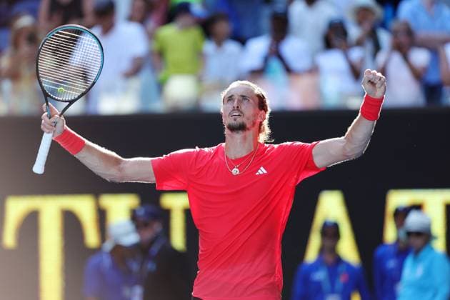 Alexander Zverev celebrates winning his Quarter-final match against Tommy Paul in the Rod Laver Arena Australian Open, Day Ten, Tennis, Melbourne Park, Melbourne, Australia - 21 Jan 2025  Copyright: xRachelxBach Shutterstockx 15108797av
