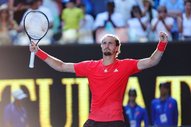 Alexander Zverev celebrates winning his Quarter-final match against Tommy Paul in the Rod Laver Arena Australian Open, Day Ten, Tennis, Melbourne Park, Melbourne, Australia - 21 Jan 2025  Copyright: xRachelxBach Shutterstockx 15108797ba