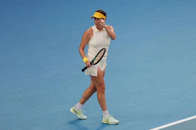 Anastasia Pavlyuchenkova celebrates breaking serve during her Quarter-final match against Sabalenka in the Rod Laver Arena Australian Open, Day Ten, Tennis, Melbourne Park, Melbourne, Australia - 21 Jan 2025  Copyright: xRachelxBach Shutterstockx 15108797bu