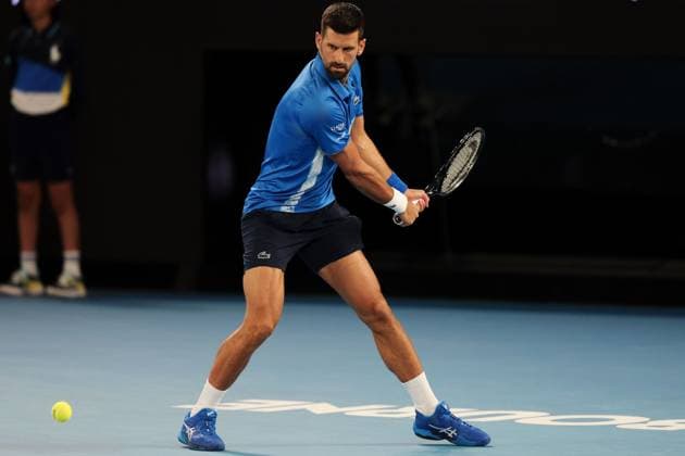 Novak Djokovic warms up for his Quarter-final match against Alcaraz in the Rod Laver Arena Australian Open, Day Ten, Tennis, Melbourne Park, Melbourne, Australia - 21 Jan 2025  Copyright: xRachelxBach Shutterstockx 15108797cr