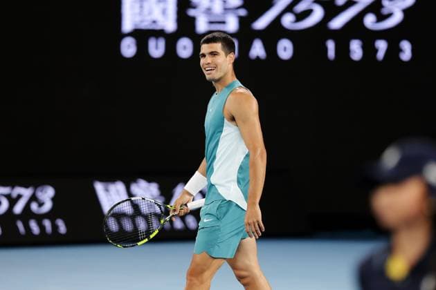 Carlos Alcaraz celebrates breaking Novak s serve during his Quarter-final match against Djokovic in the Rod Laver Arena Australian Open, Day Ten, Tennis, Melbourne Park, Melbourne, Australia - 21 Jan 2025  Copyright: xRachelxBach Shutterstockx 15108797dj