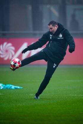 UEFA Champions League 2024-2025: training of Feyenoord Rotterdam - Feyenoord coach Brian Priske during the training of Feyenoord in preparation of the UEFA Champions League duel against FC Bayern Munich at Trainingscomplex 1908 on 21 January 2025 in Rotterdam, The Netherlands. Copyright: xYannickxVerhoevenx