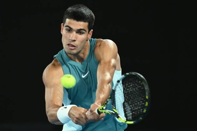 TENNIS AUSTRALIAN OPEN, Carlos Alcaraz of Spain during his 1 4 final match against Novak Djokovic of Serbia during the 2025 Australian Open at Melbourne Park in Melbourne, Tuesday, January 21, 2025. ( NO ARCHIVING, EDITORIAL USE ONLY, NO USE IN BOOKS WITHOUT CONSENT MELBOURNE VICTORIA AUSTRALIA  Copyright: xJOELxCARRETTx 20250121193478239821