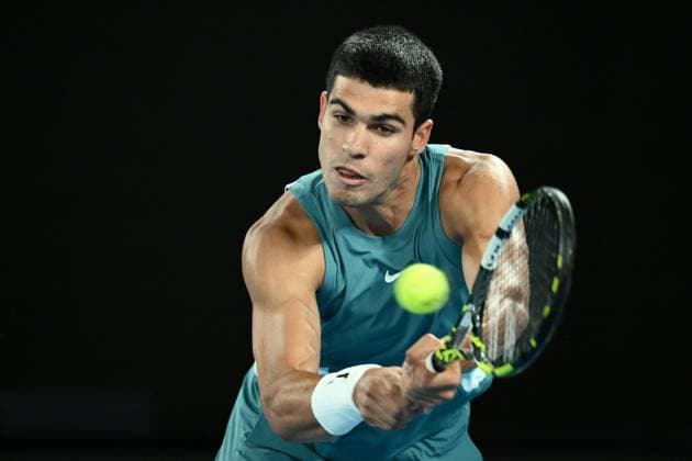 TENNIS AUSTRALIAN OPEN, Carlos Alcaraz of Spain during his 1 4 final match against Novak Djokovic of Serbia during the 2025 Australian Open at Melbourne Park in Melbourne, Tuesday, January 21, 2025. ( NO ARCHIVING, EDITORIAL USE ONLY, NO USE IN BOOKS WITHOUT CONSENT MELBOURNE VICTORIA AUSTRALIA  Copyright: xJOELxCARRETTx 20250121150751065420