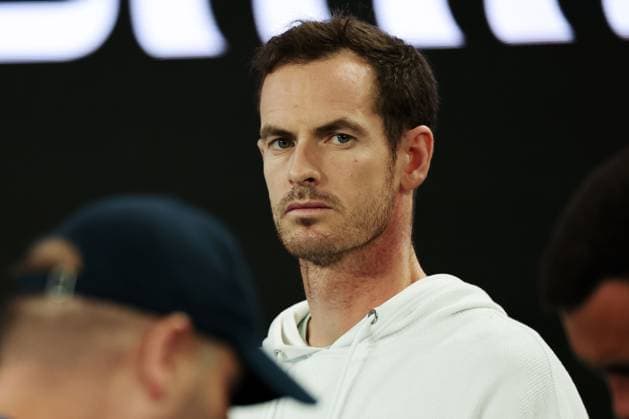 Sport Bilder des Tages Novak Djokovic s coach Andy Murray watches on during his Quarter-final match against Alcaraz in the Rod Laver Arena Australian Open, Day Ten, Tennis, Melbourne Park, Melbourne, Australia - 21 Jan 2025  Copyright: xEllaxLing Shutterstockx 15108779as