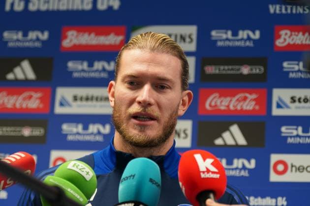 Germany Football 2 Bundesliga 2024 2025, FC Schalke 04, Training Gelsenkirchen Loris Karius Schalke 04, 27 Press conference Copyright: xJOERANxSTEINSIEKx