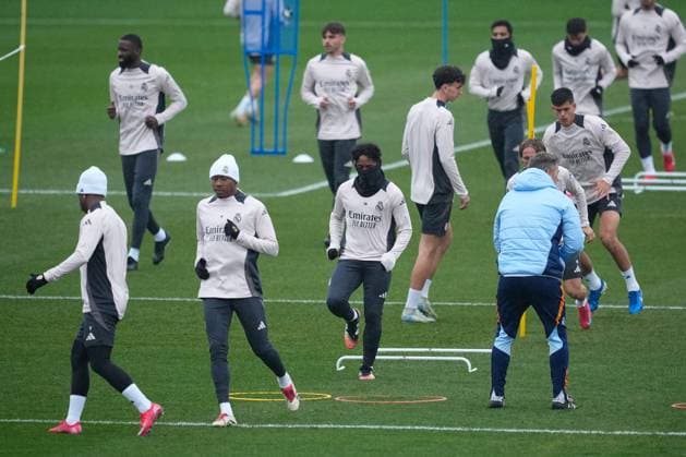 January 21, 2025, Valdebebas, Madrid, SPAIN: David Alaba and Endrick Moreira during the training day of Real Madrid ahead the UEFA Champions League, football match against RB Salzburg at Ciudad Deportiva Real Madrid on January 21, 2025, in Valdebebas, Madrid, Spain. Valdebebas SPAIN - ZUMAa181 20250121_zaa_a181_002 Copyright: xOscarxJ.xBarrosox