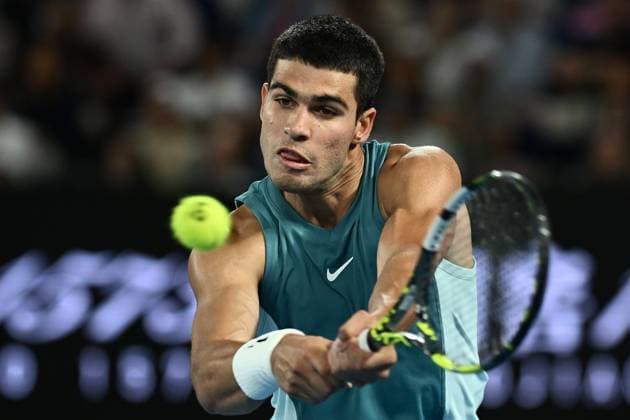TENNIS AUSTRALIAN OPEN, Carlos Alcaraz of Spain during his 1 4 final match against Novak Djokovic of Serbia during the 2025 Australian Open at Melbourne Park in Melbourne, Tuesday, January 21, 2025. ( NO ARCHIVING, EDITORIAL USE ONLY, NO USE IN BOOKS WITHOUT CONSENT MELBOURNE VICTORIA AUSTRALIA  Copyright: xJOELxCARRETTx 20250121110523804450