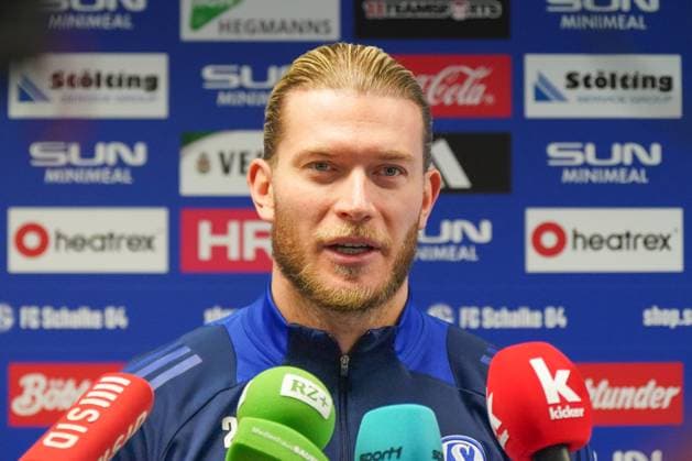 Germany Football 2 Bundesliga 2024 2025, FC Schalke 04, Training Gelsenkirchen Loris Karius Schalke 04, 27 Press conference Copyright: xJOERANxSTEINSIEKx