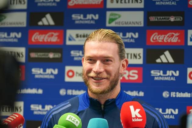 Germany Football 2 Bundesliga 2024 2025, FC Schalke 04, Training Gelsenkirchen Loris Karius Schalke 04, 27 Press conference Copyright: xJOERANxSTEINSIEKx
