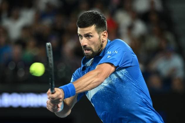 TENNIS AUSTRALIAN OPEN, Novak Djokovic of Serbia during his 1 4 final match against Carlos Alcaraz of Spain during the 2025 Australian Open at Melbourne Park in Melbourne, Tuesday, January 21, 2025. ( NO ARCHIVING, EDITORIAL USE ONLY, NO USE IN BOOKS WITHOUT CONSENT MELBOURNE VICTORIA AUSTRALIA  Copyright: xJOELxCARRETTx 20250121139627650523