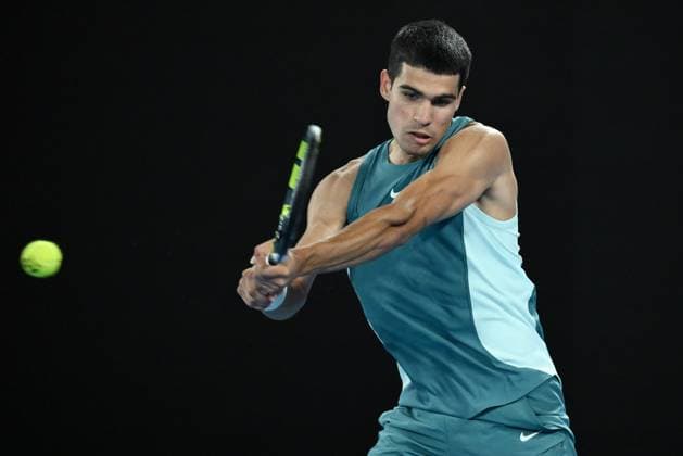 TENNIS AUSTRALIAN OPEN, Carlos Alcaraz of Spain during his 1 4 final match against Novak Djokovic of Serbia during the 2025 Australian Open at Melbourne Park in Melbourne, Tuesday, January 21, 2025. ( NO ARCHIVING, EDITORIAL USE ONLY, NO USE IN BOOKS WITHOUT CONSENT MELBOURNE VICTORIA AUSTRALIA  Copyright: xJOELxCARRETTx 20250121130774562141