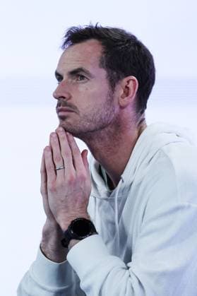 Novak Djokovic s coach Andy Murray watches on during his Quarter-final match against Alcaraz in the Rod Laver Arena Australian Open, Day Ten, Tennis, Melbourne Park, Melbourne, Australia - 21 Jan 2025  Copyright: xEllaxLing Shutterstockx 15108779cm