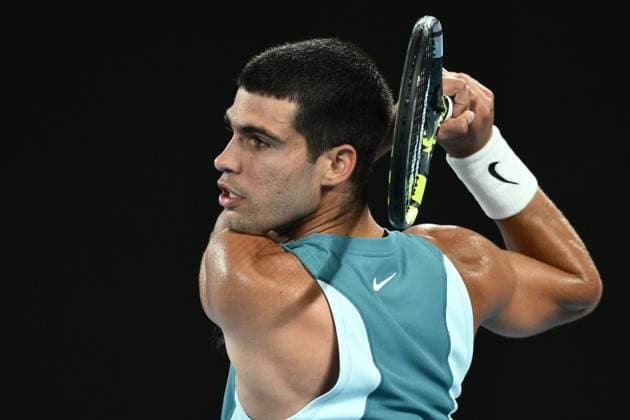 TENNIS AUSTRALIAN OPEN, Carlos Alcaraz of Spain during his 1 4 final match against Novak Djokovic of Serbia during the 2025 Australian Open at Melbourne Park in Melbourne, Tuesday, January 21, 2025. ( NO ARCHIVING, EDITORIAL USE ONLY, NO USE IN BOOKS WITHOUT CONSENT MELBOURNE VICTORIA AUSTRALIA  Copyright: xJOELxCARRETTx 20250121147571359607