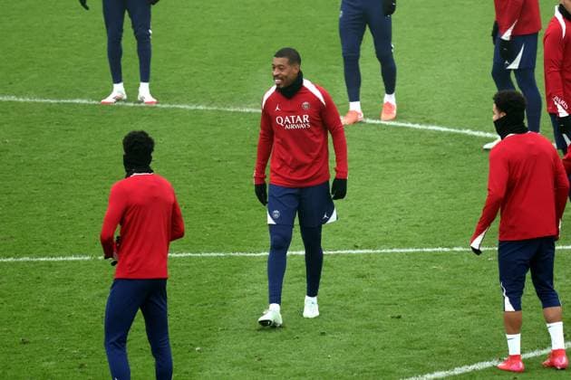 PSG - MANCHESTER CITY PHOTOPQR LE PARISIEN Le Parisien Arnaud Journois ; POISSY ; 21 01 2025 ; FOOTBALL , LIGUE DES CHAMPIONS UEFA , 21 01 2025 PARIS SG - MANCHESTER CITY ENTRAINEMENT DE VEILLE DE MATCH DU PSG AU CAMPUS PSG A POISSY PRESNEL KIMPEMBE PHOTO LE PARISIEN ARNAUD JOURNOIS - PSG training and presse conf on the eve of the match against Manchester City POISSY France  Copyright: xPHOTOPQR LExPARISIEN MAXPPPxLexParisienx xArnaudxJournoisx 20250121LPA0081 20250121LPA0081