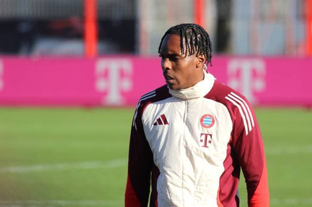 Munich, Germany, January 21, 2025 Football, Men, Bundesliga, Season 2024 2025, FC Bayern Munich, Final training, Training, Champions League Mathys Tel FC Bayern Munich standing, Head, Upper body