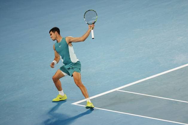 Carlos Alcaraz frustrated during his Quarter-final match against Djokovic in the Rod Laver Arena Australian Open, Day Ten, Tennis, Melbourne Park, Melbourne, Australia - 21 Jan 2025  Copyright: xRachelxBach Shutterstockx 15108797gd