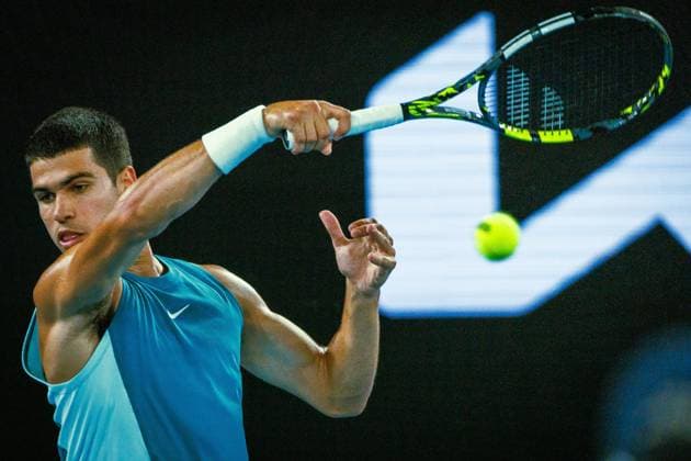 Spanish Carlos Alcaraz pictured during a tennis match between Serbian Djokovic and Spanish Alcaraz, in the quarterfinals of the men s singles at the Australian Open Grand Slam tennis tournament, Tuesday 21 January 2025 in Melbourne Park, Melbourne, Australia. The 2025 edition of the Australian Grand Slam takes place from January 12th to January 26th. PATRICKxHAMILTON  x110845947x