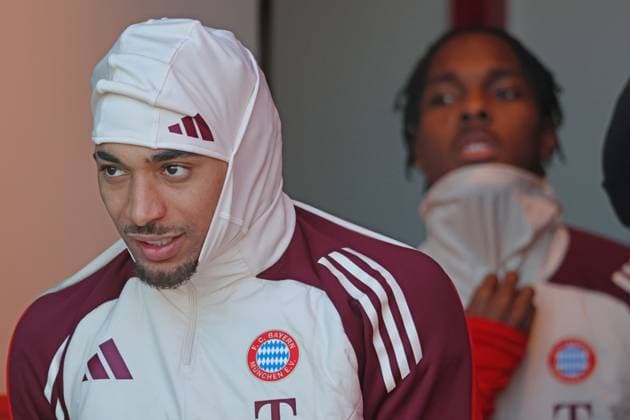 23 Sacha Boey left and 39 Mathys Tel, Portraet, Portrait, Football Final training FC Bayern Munich before UEFA Champions League match against Feyenoord Rotterdam 21 01 2025 Training ground, Säbenerstr PHOTO Mladen Lackovic LakoPress