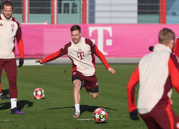 6 Joshua Kimmich on the ball and 9 Harry Kane, action, soccer Final training FC Bayern Munich before UEFA Champions League match against Feyenoord Rotterdam 21 01 2025 Training ground, Säbenerstr PHOTO Mladen Lackovic LakoPress