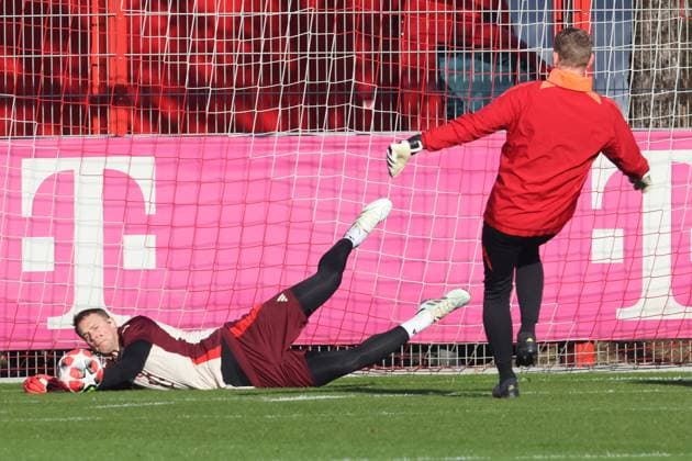 1 Manuel Neuer and TW TR Michael Rechner, shot, action, parade, soccer Final training FC Bayern Munich before UEFA Champions League match against Feyenoord Rotterdam 21 01 2025 Training ground, Säbenerstr PHOTO Mladen Lackovic LakoPress