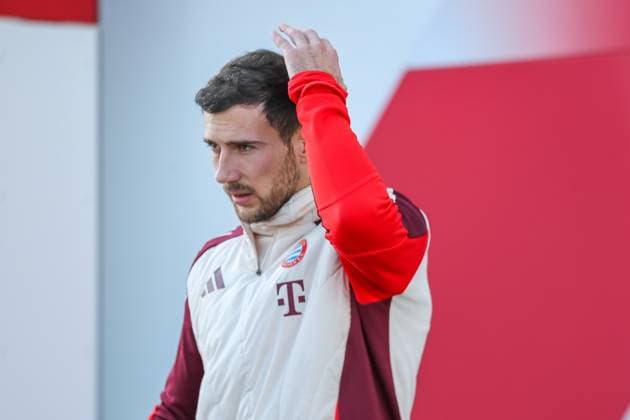 Leon Goretzka FC Bayern Muenchen, 08 comes out of the dressing room, on the way to the training ground, GER, Final training, FC Bayern Muenchen, Football, UEFA Champions League, Matchday 7, 2024 2025 season, 21 01 2025, GER, Final training, FC Bayern Muenchen, Football, UEFA Champions League, Matchday 7, 2024 2025 season, 21 01 2025 Muenchen Copyright: xEibner-Pressefoto JennixMaulx EP_JML