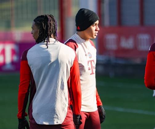 Jamal Musiala FC Bayern Muenchen, 42 with Michael Olise FC Bayern Muenchen, 17 at training, GER, Final training, FC Bayern Muenchen, Football, UEFA Champions League, Matchday 7, 2024 2025 season, 21 01 2025, GER, Final training, FC Bayern Muenchen, Football, UEFA Champions League, Matchday 7, 2024 2025 season, 21 01 2025 Muenchen Copyright: xEibner-Pressefoto JennixMaulx EP_JML