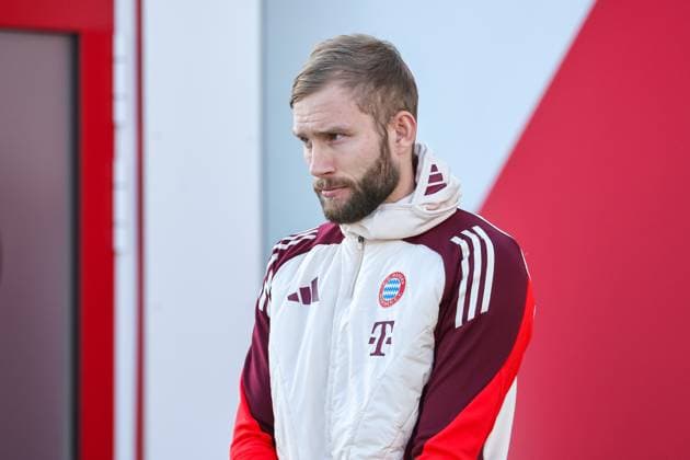 Konrad Laimer FC Bayern Muenchen, 27 comes out of the dressing room, on the way to the training ground, GER, Final training, FC Bayern Muenchen, Football, UEFA Champions League, Matchday 7, 2024 2025 season, 21 01 2025, GER, Final training, FC Bayern Muenchen, Football, UEFA Champions League, Matchday 7, 2024 2025 season, 21 01 2025 Muenchen Copyright: xEibner-Pressefoto JennixMaulx EP_JML