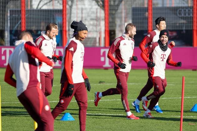 Players are in a good mood at training, Harry Kane FC Bayern Muenchen, 09 with Michael Olise FC Bayern Muenchen, 17 and Konrad Laimer FC Bayern Muenchen, 27 , with Raphael Guerreiro FC Bayern Muenchen, 22 and Minjae Kim FC Bayern Muenchen, 03 , GER, Final training, FC Bayern Muenchen, Football, UEFA Champions League, Matchday 7, Season 2024 2025, 21 01 2025, GER, Final training, FC Bayern Muenchen, Football, UEFA Champions League, Matchday 7, Season 2024 2025, 21 01 2025 Muenchen Copyright: xEibner-Pressefoto JennixMaulx EP_JML