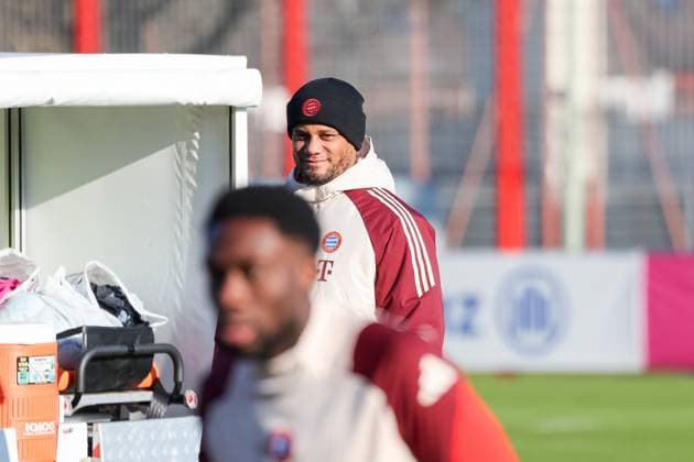Vincent Kompany FC Bayern Muenchen, Head coach laughing during training, GER, Final training, FC Bayern Muenchen, Football, UEFA Champions League, Matchday 7, 2024 2025 season, 21 01 2025, GER, Final training, FC Bayern Muenchen, Football, UEFA Champions League, Matchday 7, 2024 2025 season, 21 01 2025 Muenchen Copyright: xEibner-Pressefoto JennixMaulx EP_JML