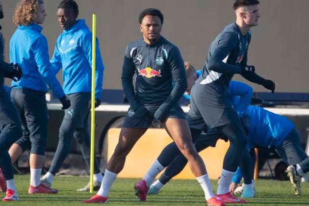 GER, Leipzig, Final training RB Leipzig before matchday 7 of the UEFA Champions League group stage against Sporting Lisbon in the picture v l Lois Openda RB Leipzig 11 , stretches 21 01 2025, UEFA REGULATIONS PROHIBIT ANY USE OF PHOTOGRAPHS AS IMAGE SEQUENCES AND OR QUASI VIDEO, Copyright: HMBxMedia PaulxFritz