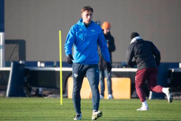 GER, Leipzig, Final training RB Leipzig before matchday 7 of the UEFA Champions League group stage against Sporting Lisbon in the picture from l Willi Orban RB Leipzig 04 , single, looks focused 21 01 2025, UEFA REGULATES PROHIBIT ANY USE OF PHOTOGRAPHS AS IMAGE SEQUENCES AND OR QUASI VIDEO, Copyright: HMBxMedia PaulxFritz