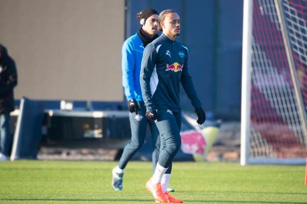 GER, Leipzig, Final training RB Leipzig before matchday 7 of the UEFA Champions League group stage against Sporting Lisbon in the picture v l Xavi Simons RB Leipzig 10 , single, looks focused 21 01 2025, UEFA REGULATES PROHIBIT ANY USE OF PHOTOGRAPHS AS IMAGE SEQUENCES AND OR QUASI VIDEO, Copyright: HMBxMedia PaulxFritz
