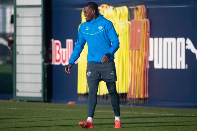 GER, Leipzig, Final training RB Leipzig before matchday 7 of the UEFA Champions League group stage against Sporting Lisbon in the picture v l Castello Lukeba RB Leipzig 23 , single laughing 21 01 2025, UEFA REGULATES PROHIBIT ANY USE OF PHOTOGRAPHS AS IMAGE SEQUENCES AND OR QUASI VIDEO, Copyright: HMBxMedia PaulxFritz