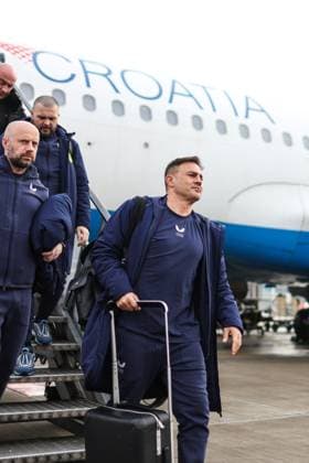 Dinamo Zagreb arrive in London Head Coach of Dinamo Zagreb Fabio Cannavaro leave a plane at Stansted Airport on January 21, 2025. in London, England. Dinamo Zagreb will play against Arsenal in the UEFA Champions League.  LukaxStanzl PIXSELL