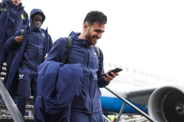 Dinamo Zagreb arrive in London Sandro Kulenovic of Dinamo Zagreb leave a plane at Stansted Airport on January 21, 2025. in London, England. Dinamo Zagreb will play against Arsenal in the UEFA Champions League.  LukaxStanzl PIXSELL