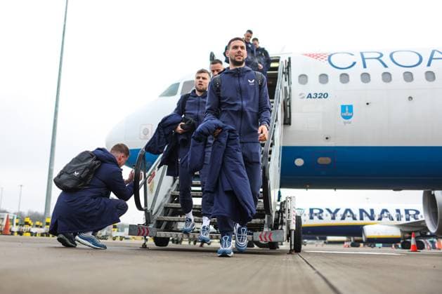 Dinamo Zagreb arrive in London Marko Pjaca of Dinamo Zagreb leave a plane at Stansted Airport on January 21, 2025. in London, England. Dinamo Zagreb will play against Arsenal in the UEFA Champions League.  LukaxStanzl PIXSELL