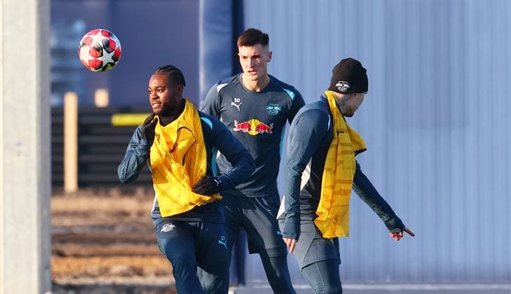Leipzig, 21 01 2025, RBL training center, UEFA Champions League , RB LEIPZIG training before tomorrows match against Sporting Lisbon , In the picture from l Ridle Baku 17, RB Leipzig , Benjamin Sesko 30, RB Leipzig and David Raum 22, RB Leipzig , For editorial use only Only editorial use , Picture Point