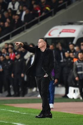 Murat Sahin of Hatayspor reacts during the Turkish Super League match between Hatayspor and Galatasaray at Mersin Stadium in Mersin , Turkey on January 17 , 2025. ( Photo by Seskimphoto ) Hatayspor v Galatasaray - Turkish Super League 