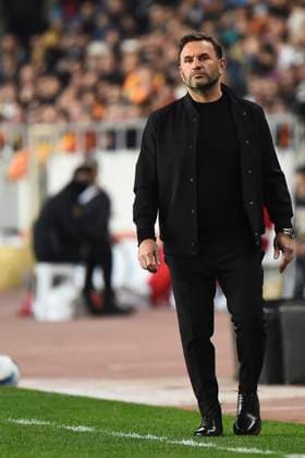 Coach Okan Buruk of Galatasaray reacts during the Turkish Super League match between Hatayspor and Galatasaray at Mersin Stadium in Mersin , Turkey on January 17 , 2025. ( Photo by Seskimphoto ) Hatayspor v Galatasaray - Turkish Super League 